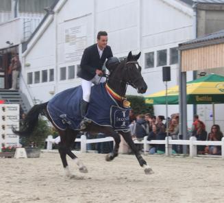 Mandato vd Neerheide op één en twee in Leipzig Mandato vd Neerheide op één en twee in Leipzig