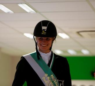 Van Looveren & Gravin van t Gestelhof eerste Nationale Indoor-dressuurkampioenen LRV Van Looveren & Gravin van t Gestelhof eerste Nationale Indoor-dressuurkampioenen LRV